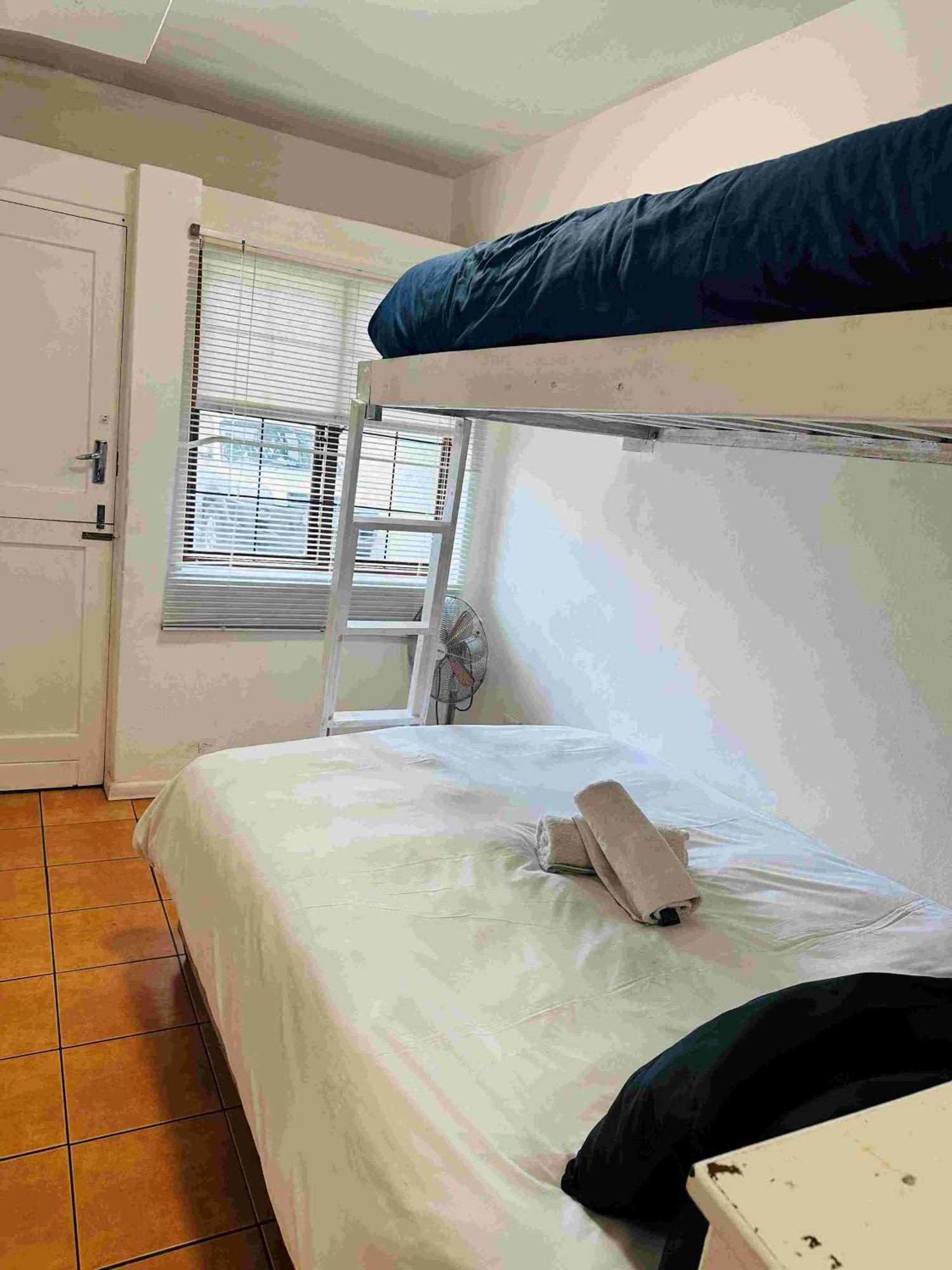 Green Elephant Backpackers Cape Town Exterior photo