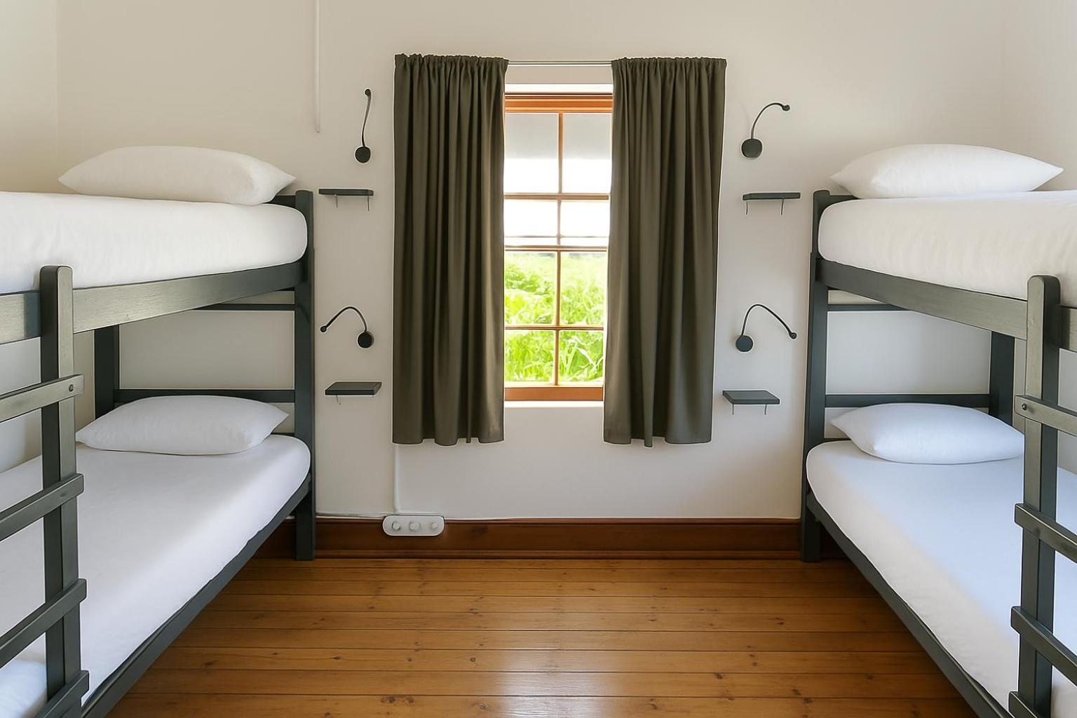 Green Elephant Backpackers Cape Town Room photo